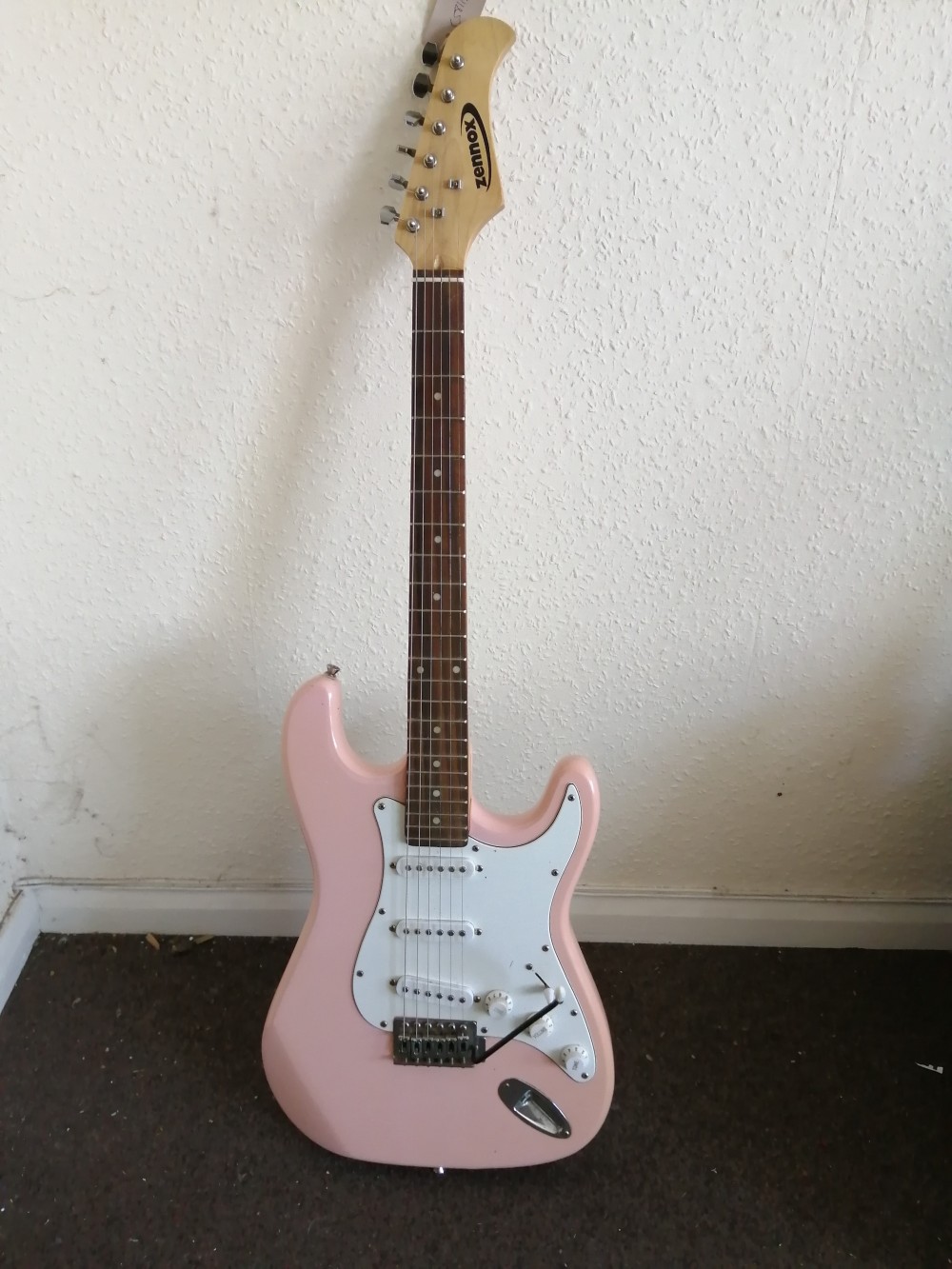 A Zennox electric guitar